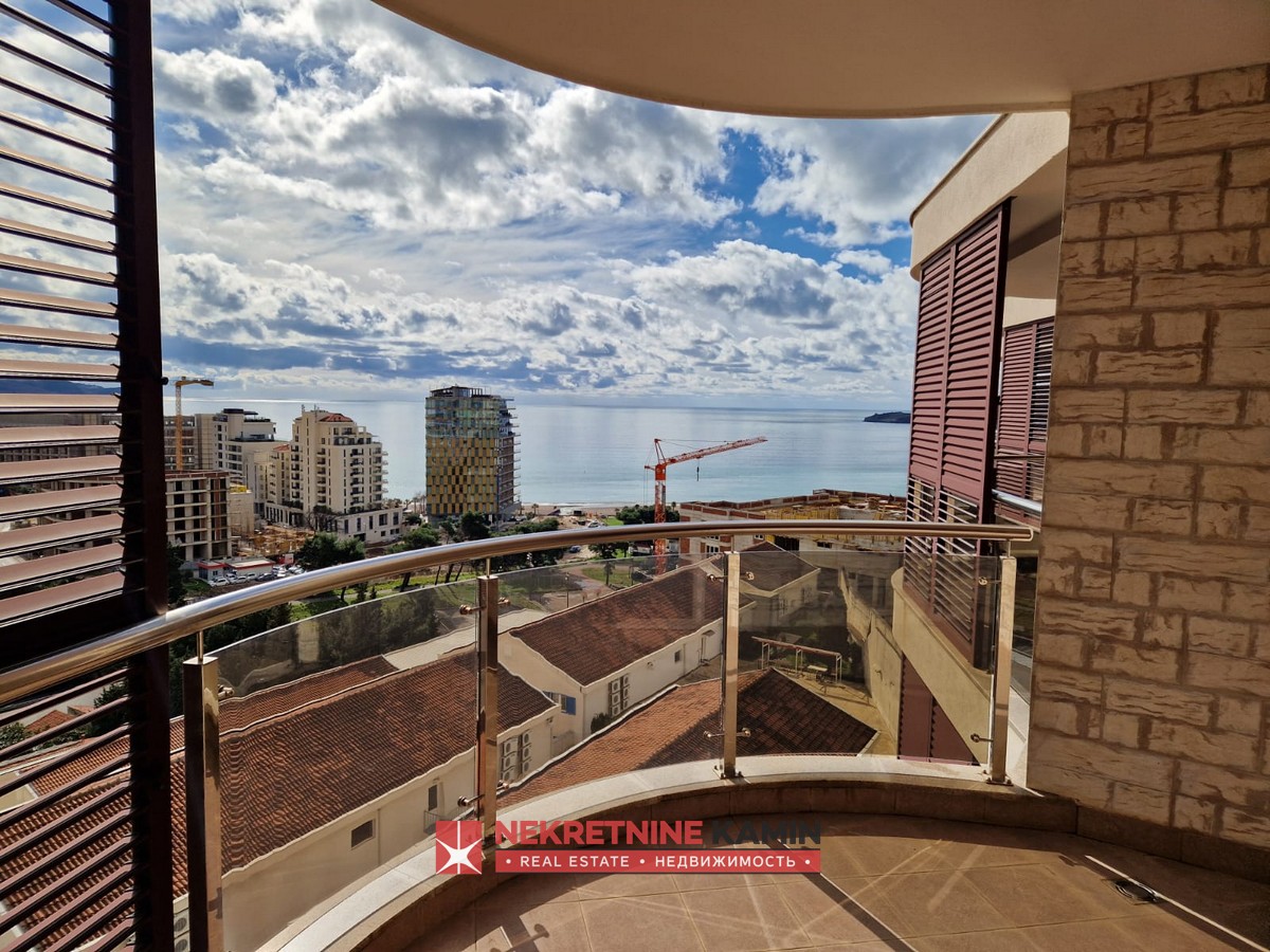 103 m² Apartment with Sea View, Bečići, Budva
